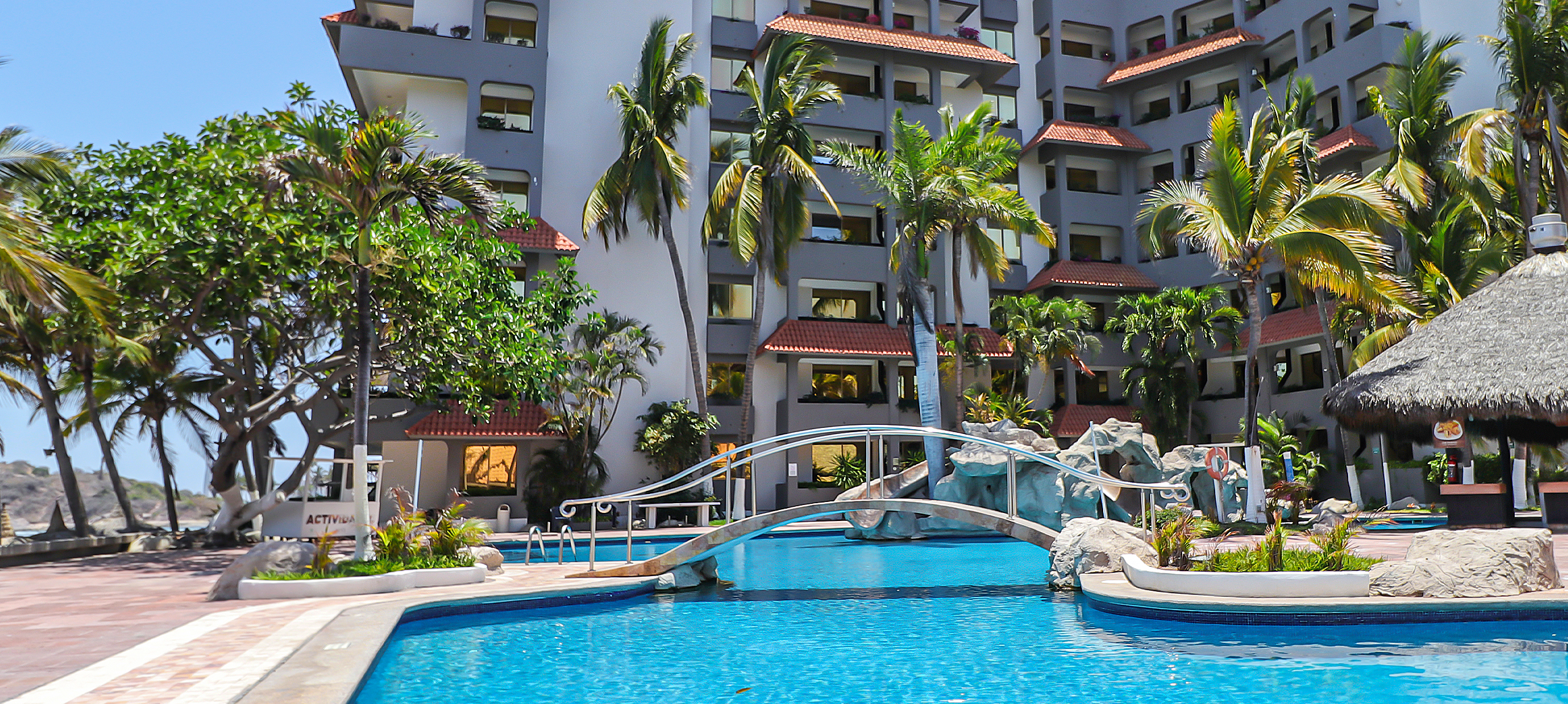 Luna Palace Hotel and Suites